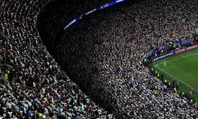 Lionel Messi World Cup Photo at Arrowhead Stadium Goes Viral