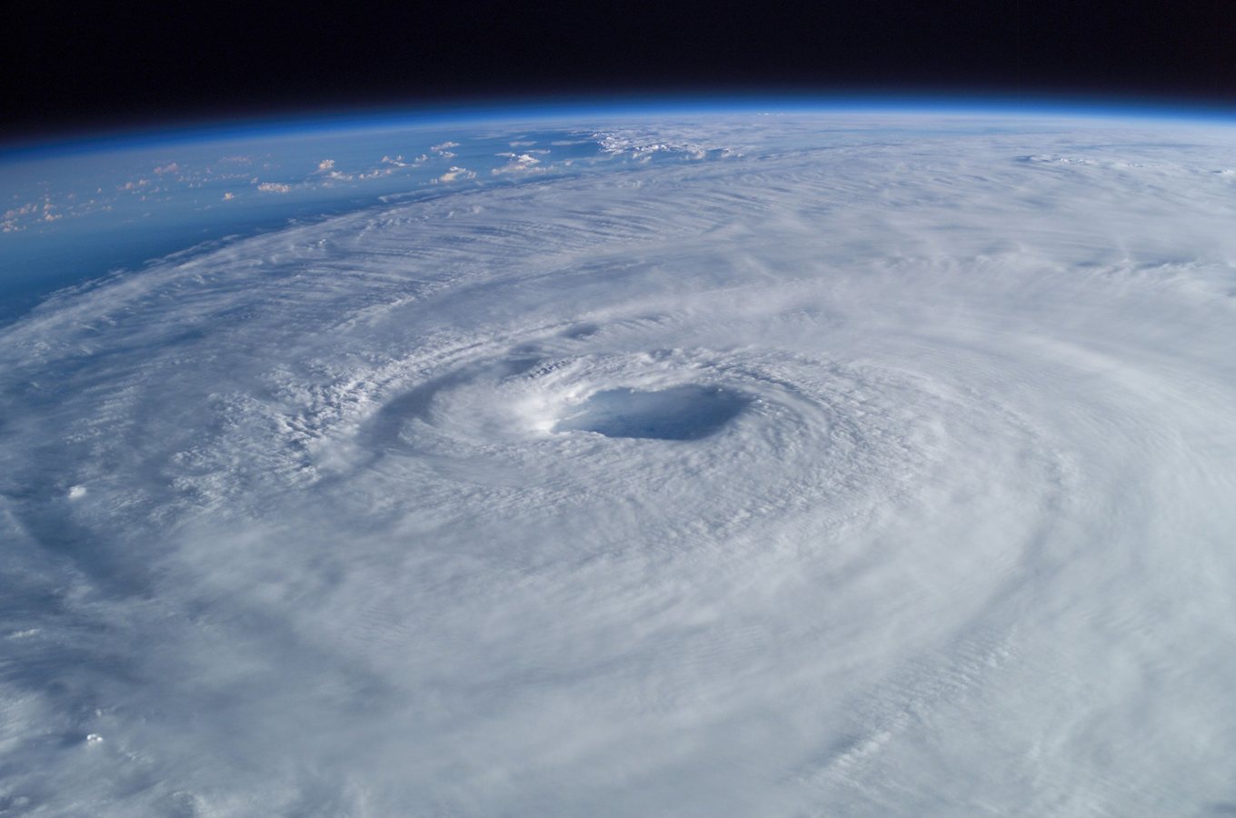 AI cyclone model turns faster computing into extra warning time