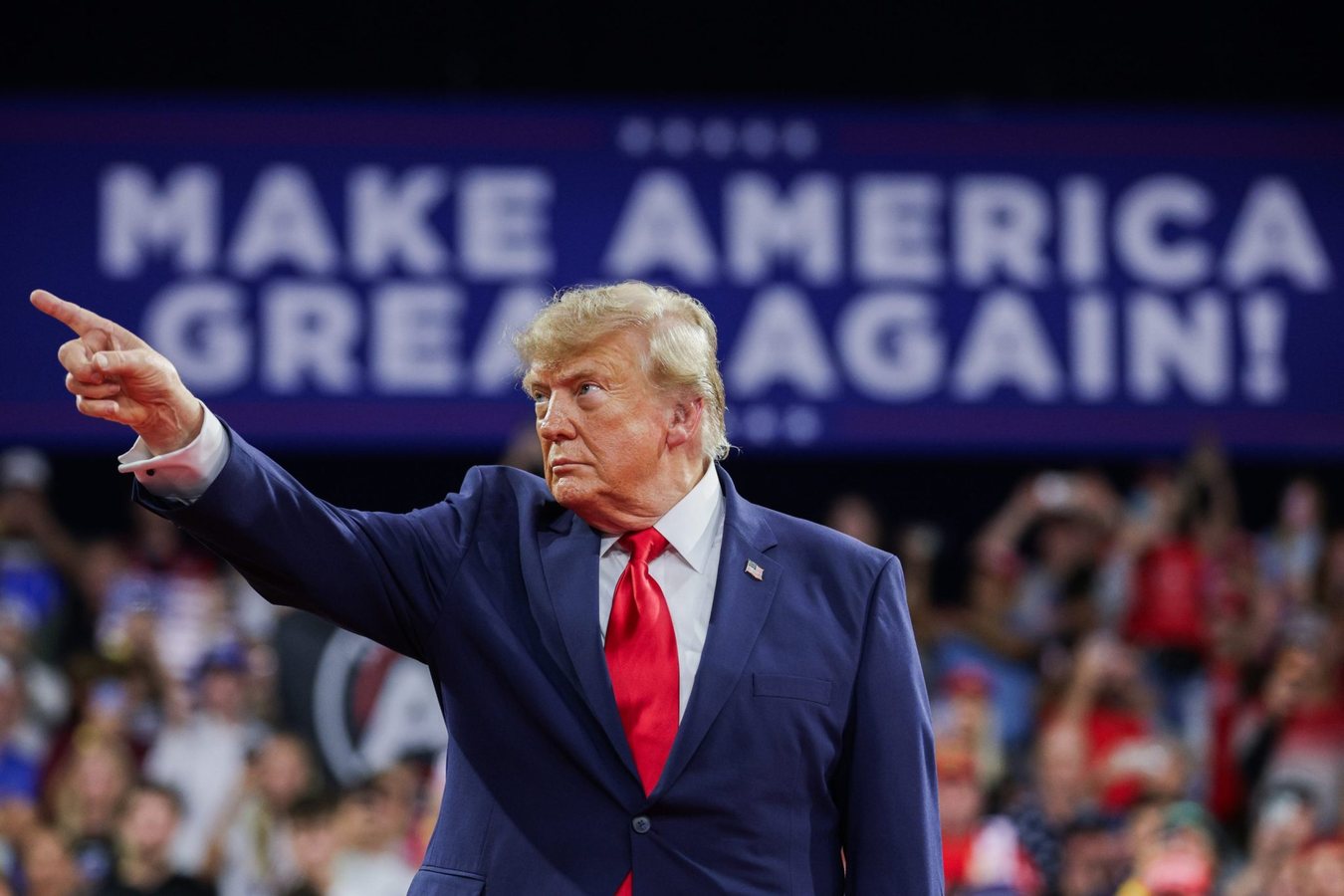 Trump touts US profits from Iran war as petrol and diesel prices soar
