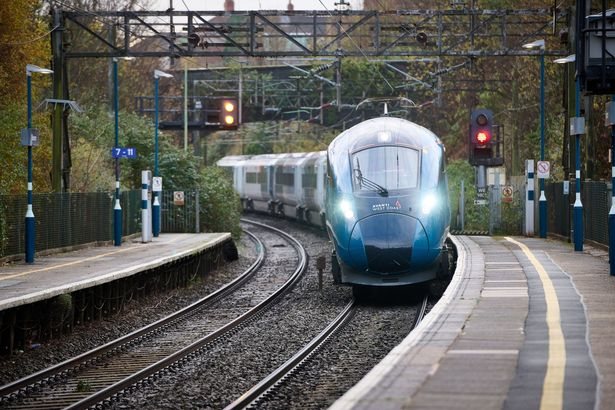 Manchester trains LIVE as services cancelled and delayed due to 'major disruption'
