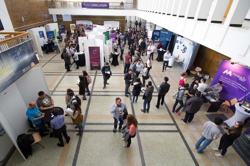 Romanian Firms Keep Hiring Sales and Customer Service Staff Despite Slowdown