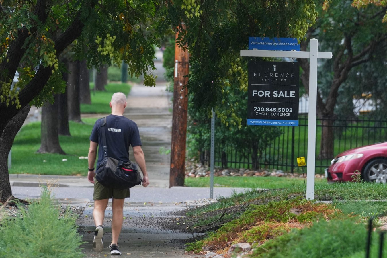 UK Home Sales Fall as Mortgage Rates Hit Highest Level in Over a Year
