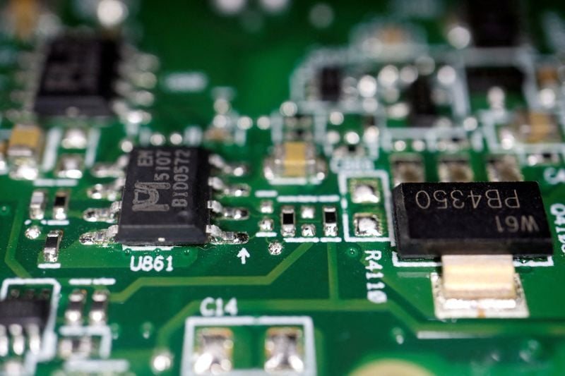 South Korea export growth seen continuing in August on strong chip demand