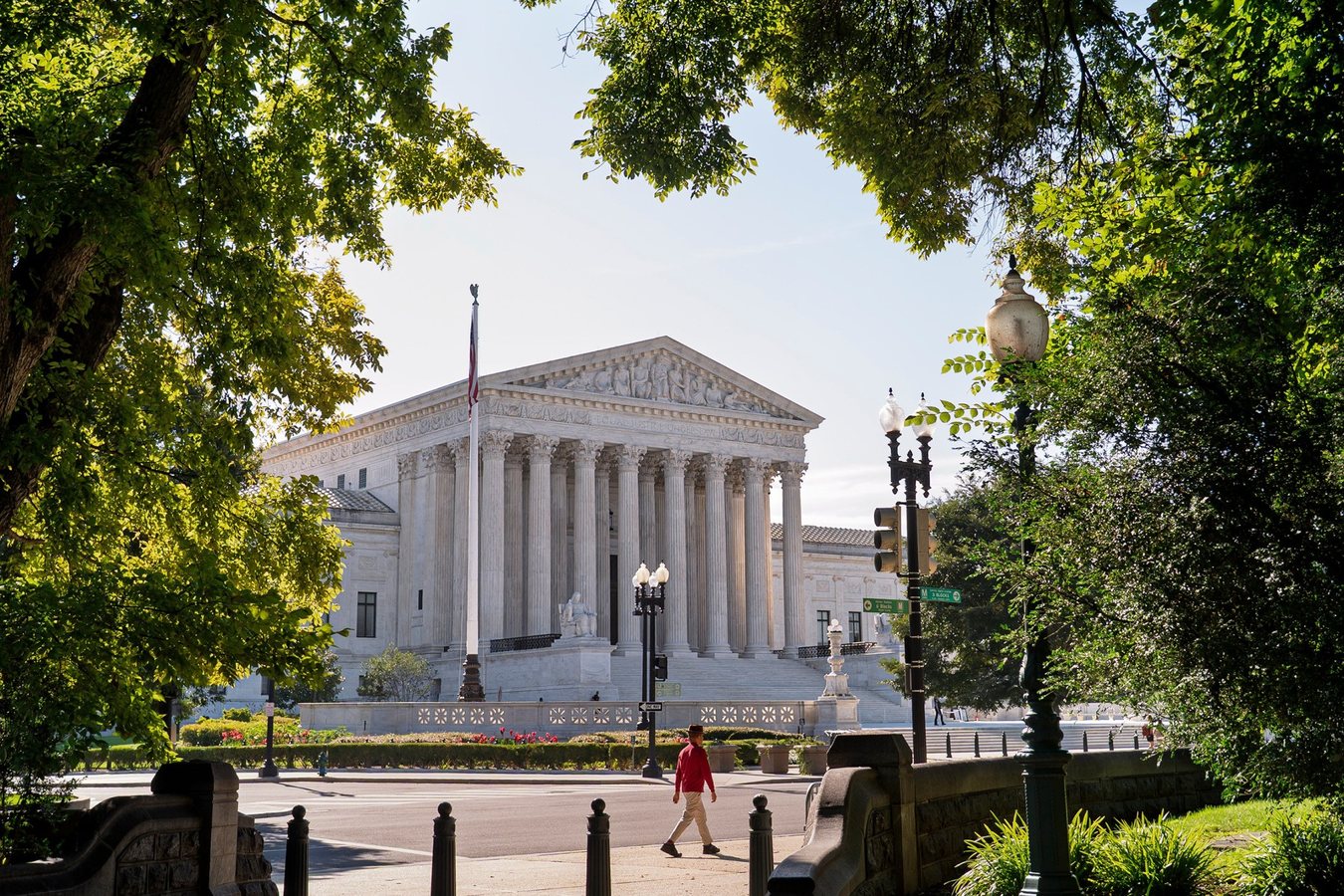 Supreme Court to Rule on Trump's Mandatory Detention of Immigrants