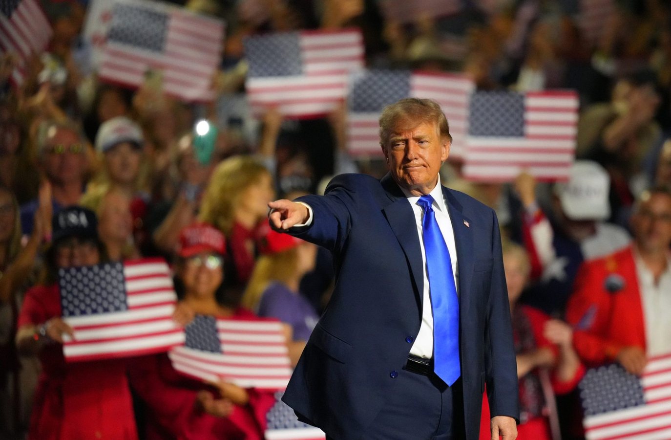 Republican Donor Condemns Trump's $5,000 Election Pledge as 'Bread and Circus Bribe'