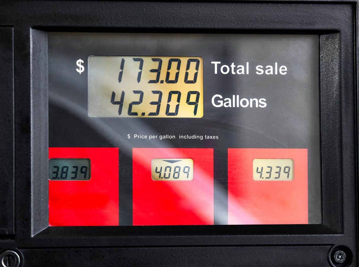 Saudi Pipeline Outage Threatens Global Oil Supply and Pump Prices