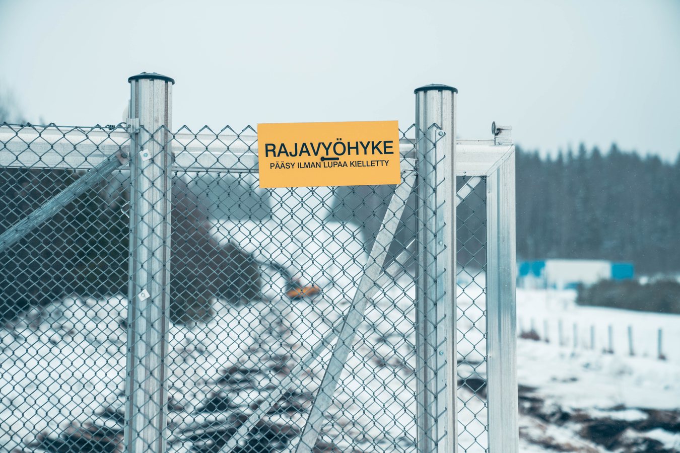Finland finishes 200km Russian border fence