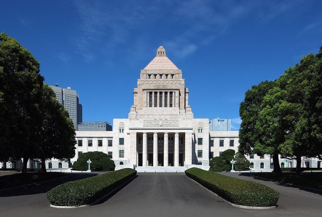 Takaichi Bets on ¥370 Trillion Investment Drive as Japan Faces Economic Pressures
