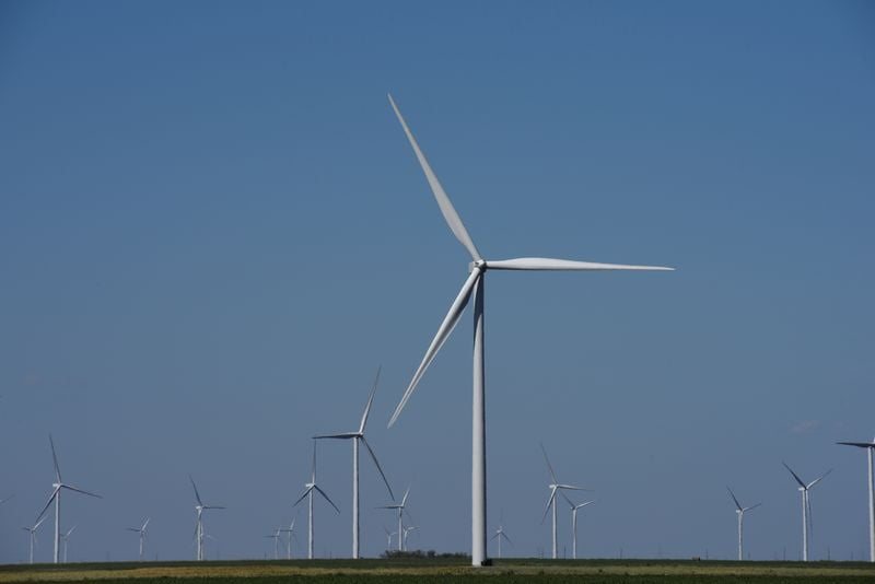 US senators agree energy permitting deal with vote set for after midterms