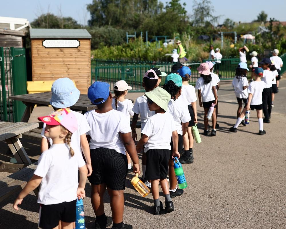 UK schools face recurring heatwave crisis as parents and teachers seek cooling solutions
