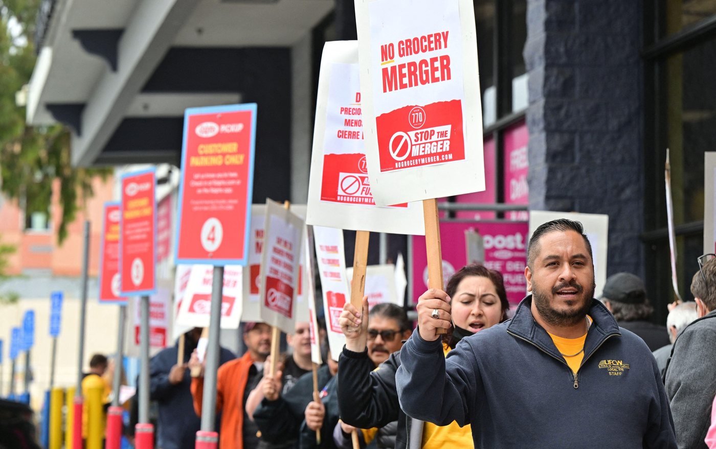 Albertsons' $8bn Kroger merger claim heads to court