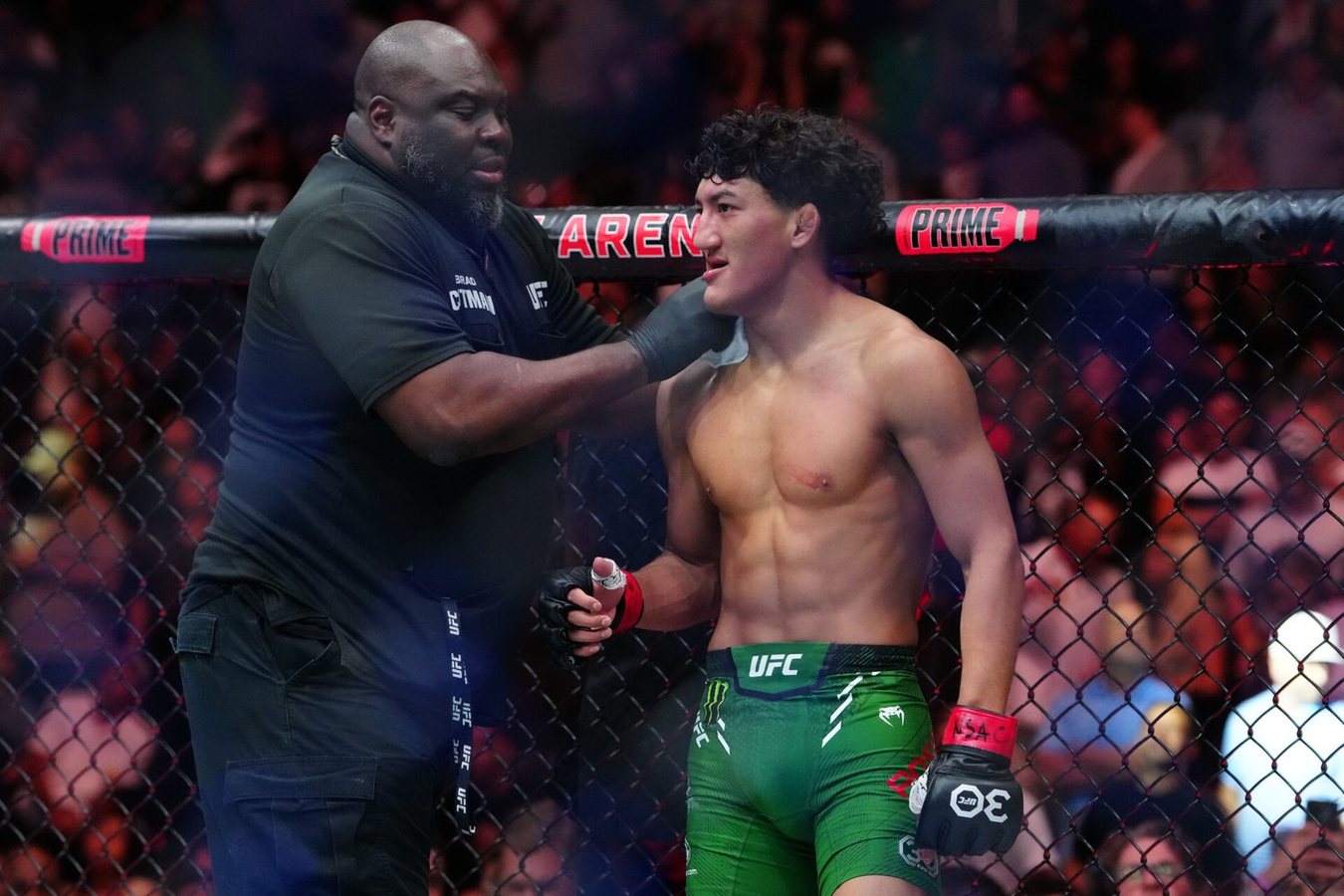 Rosas Jr stops Barcelos in fifth-round thriller at UFC Vegas 121