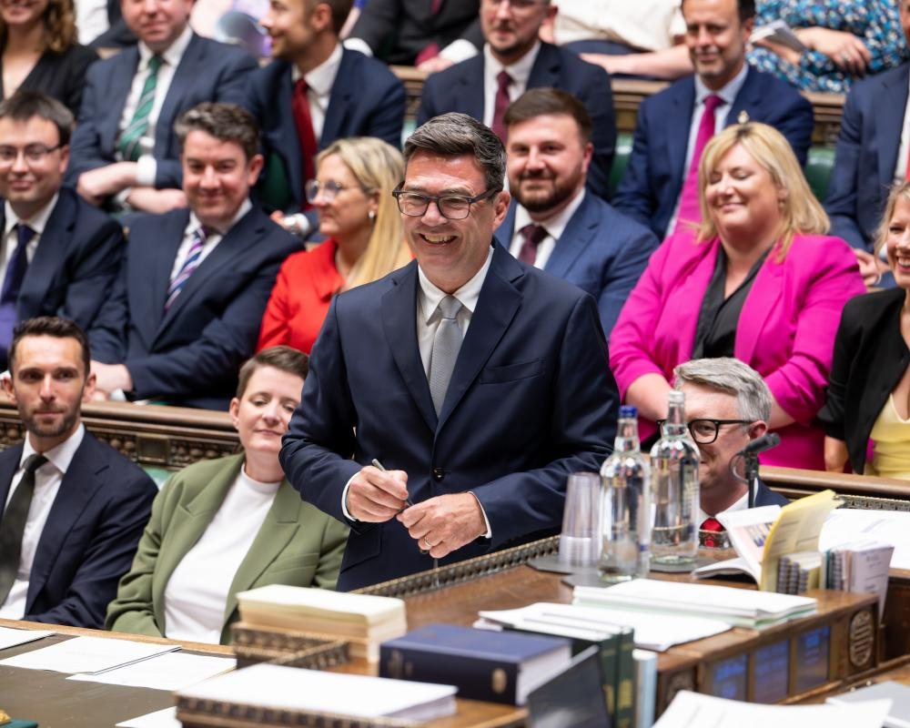 Andy Burnham promises Labour MPs he will not use party discipline to stifle debate