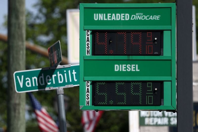 US States Move to Curb Diesel and Gasoline Prices