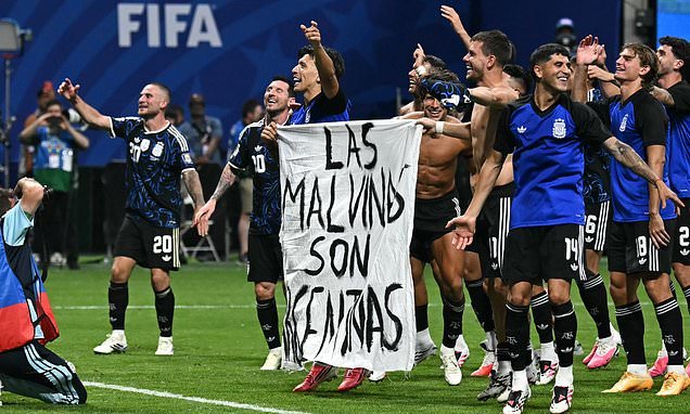 No 10 Demands FIFA Probe After Argentina Players Display Falklands Banner