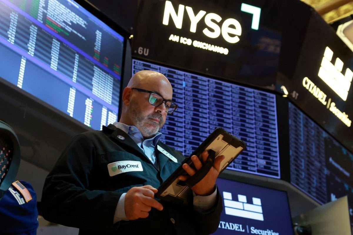 Corning shares rise 3% in premarket trade after third-quarter results beat estimates