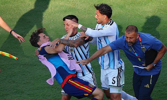 Nicolás Otamendi hints at Argentina retirement after World Cup final defeat to Spain