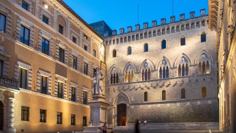 Monte Paschi weighs escape routes from Intesa’s €30.6bn bid