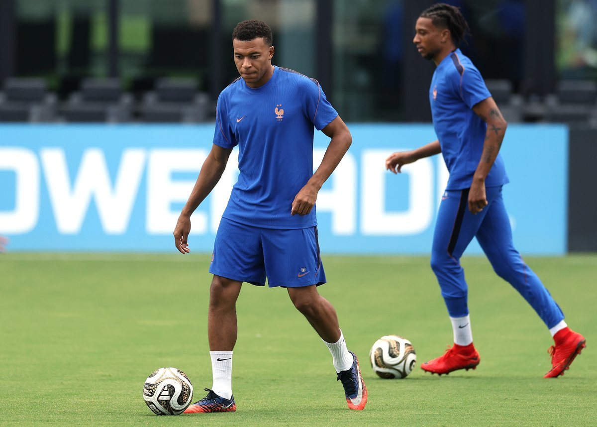 France face England in World Cup bronze final without key defender