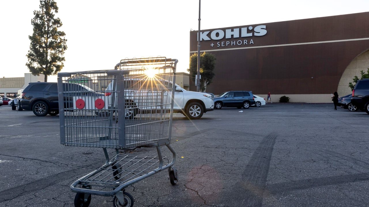 Kohl's stock slides as sales keep falling despite earnings beat