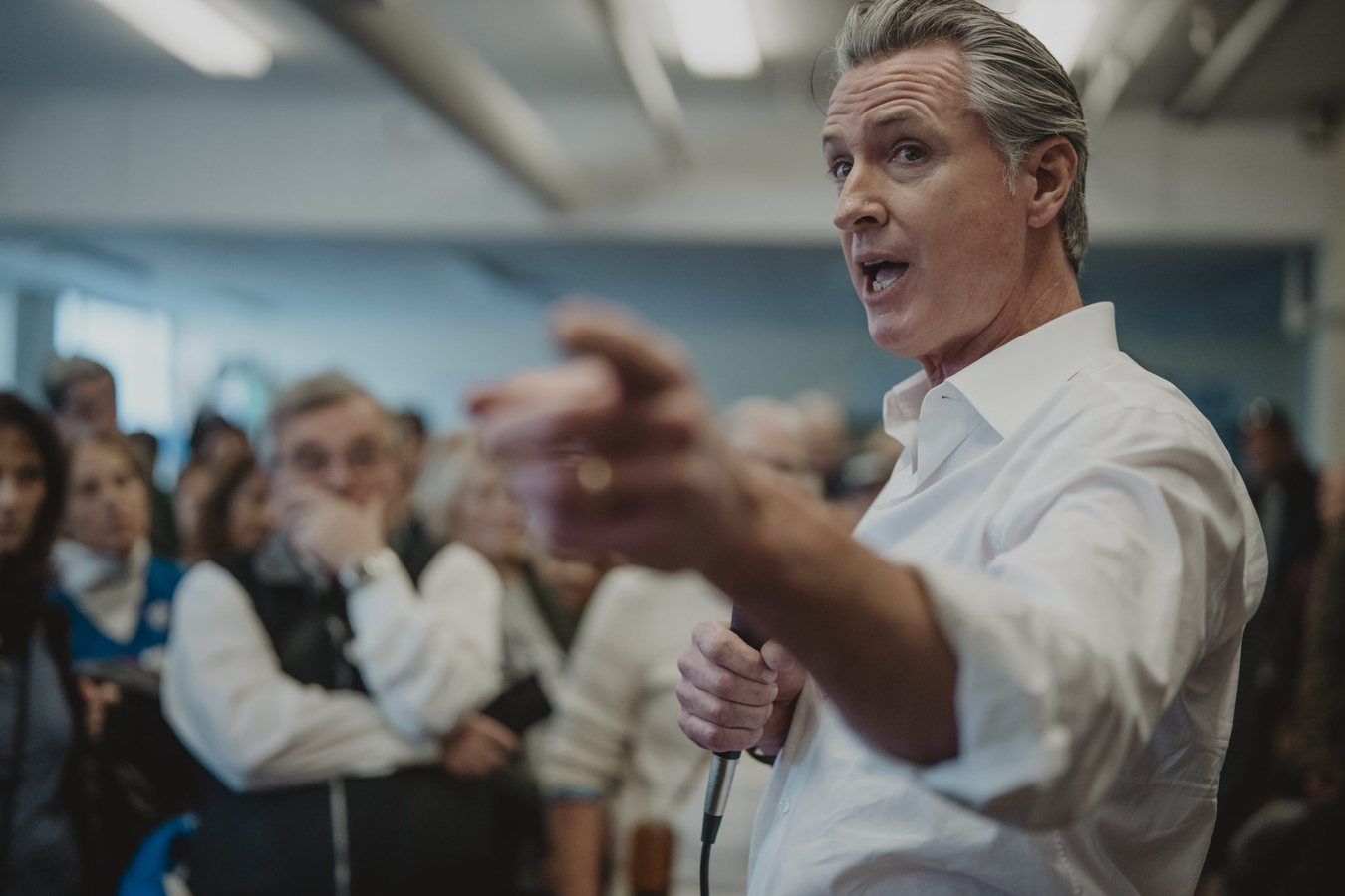Newsom vetoes California bill on smart glasses recording indicators