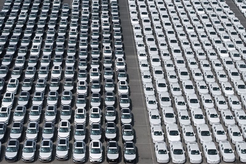 EU Urges China to Limit Hybrid Car Exports to Avert Trade Dispute
