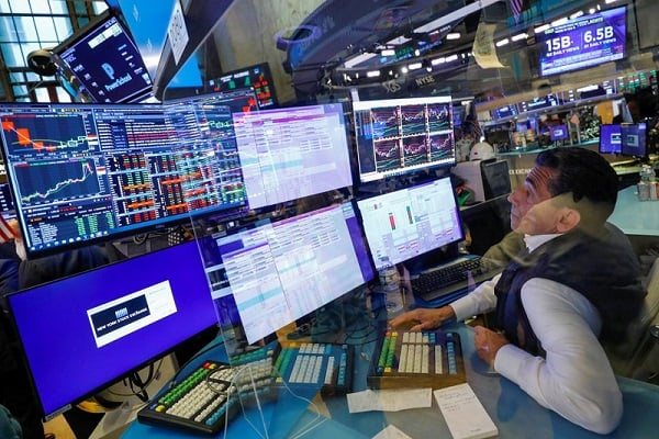 Dollar jitters rattle global markets as IT services stock defies sell-off with 9.85% weekly gain